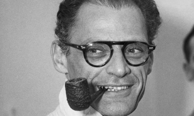 arthur miller smokes a pipe