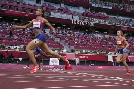 Sydney McLaughlin wins the women’s 400m hurdles final.