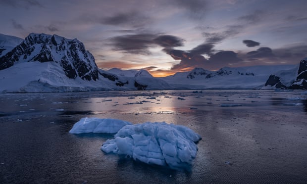 Isla de la Herradura, Antártida. Entre 1992 y 2020, el deshielo de las capas de hielo de la Antártida y Groenlandia ha contribuido a un aumento de 2,1 cm del nivel medio global del mar. Fotografía: Agencia Anadolu/Getty Images Isla de la Herradura, Antártida. Entre 1992 y 2020, el deshielo de las capas de hielo de la Antártida y Groenlandia ha contribuido a un aumento de 2,1 cm del nivel medio global del mar. Fotografía: Agencia Anadolu/Getty Images