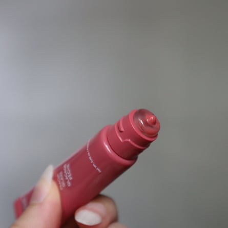 Applicator tube of Laneige Glaze Craze lip balm.