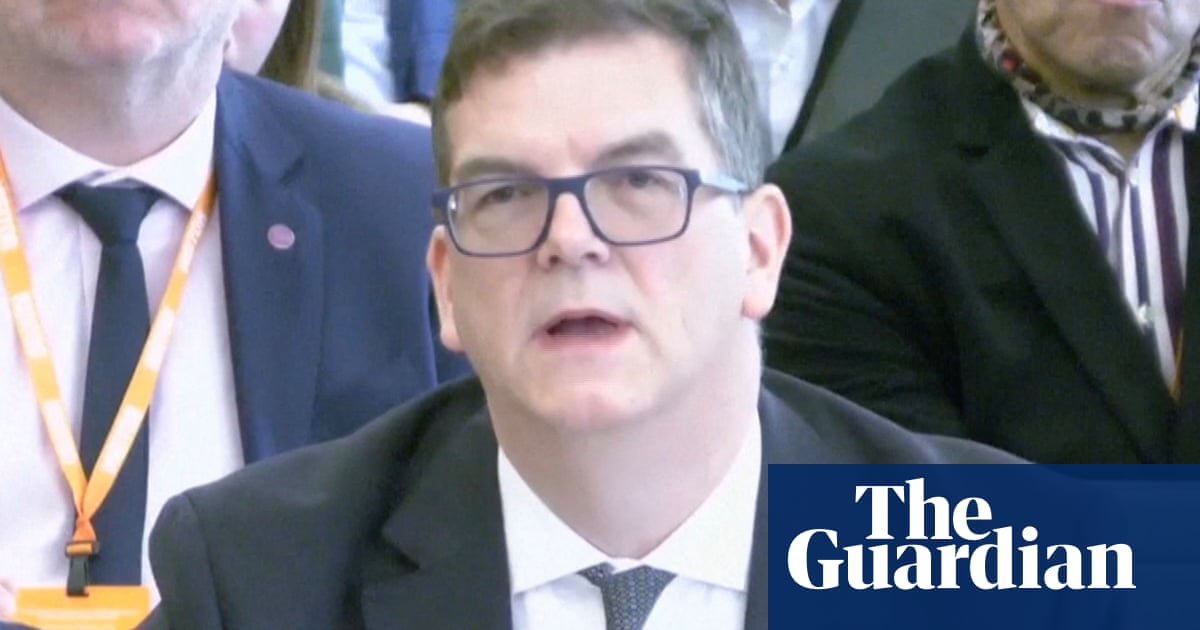 Ο Olly Robbins ξεκινά νομική αμφισβήτηση για την απόλυση από τον Keir Starmer ως επικεφαλής του Υπουργείου Εξωτερικών