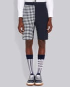 Celana pendek Tom Brown.