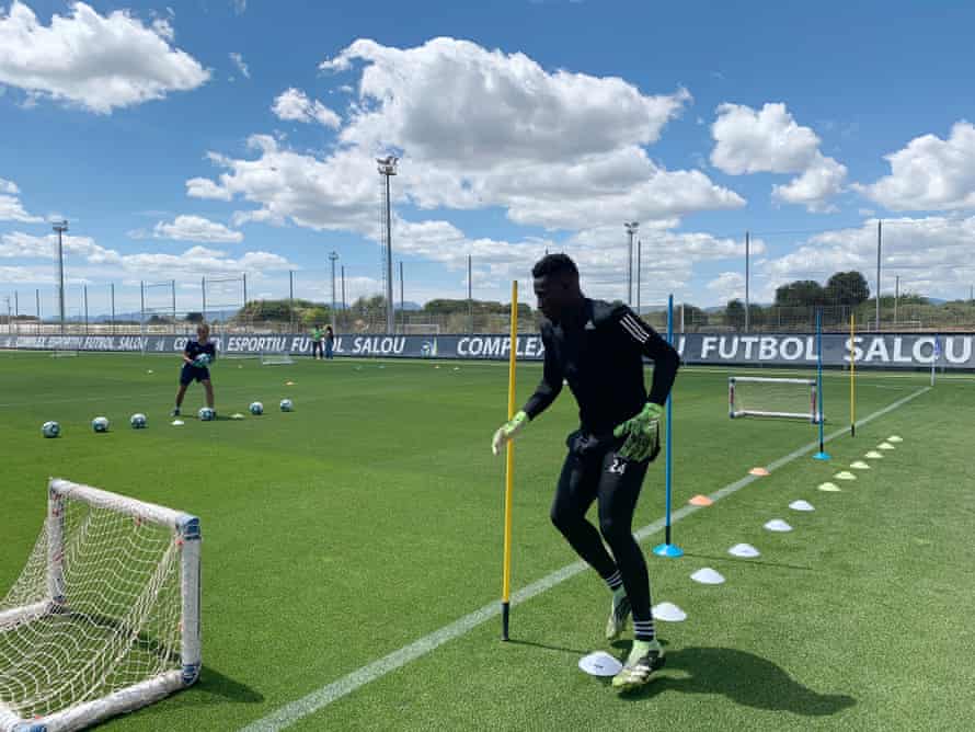Onana trains on his own in Salou