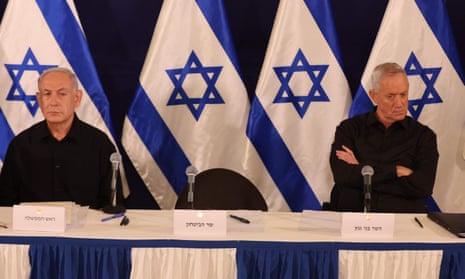 Israeli prime minister Benjamin Netanyahu (left) and cabinet minister Benny Gantz (right)