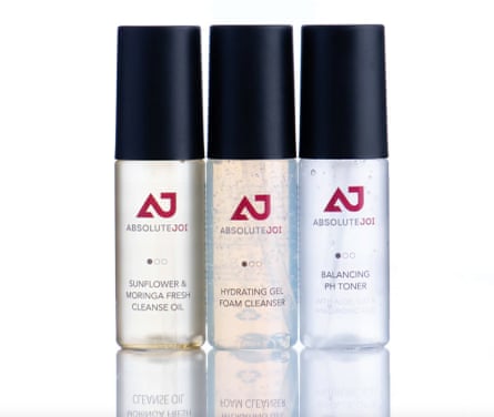 Trois nettoyants