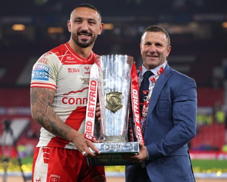 Hull KR’s Willie Peters (right)