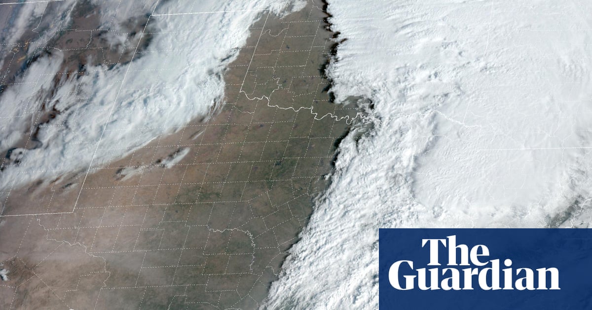 ‘Unusually strong’ storms bring risk of tornadoes and flash floods to US south | US weather ‘Unusually strong’ storms bring risk of tornadoes and flash floods to US south | US weather