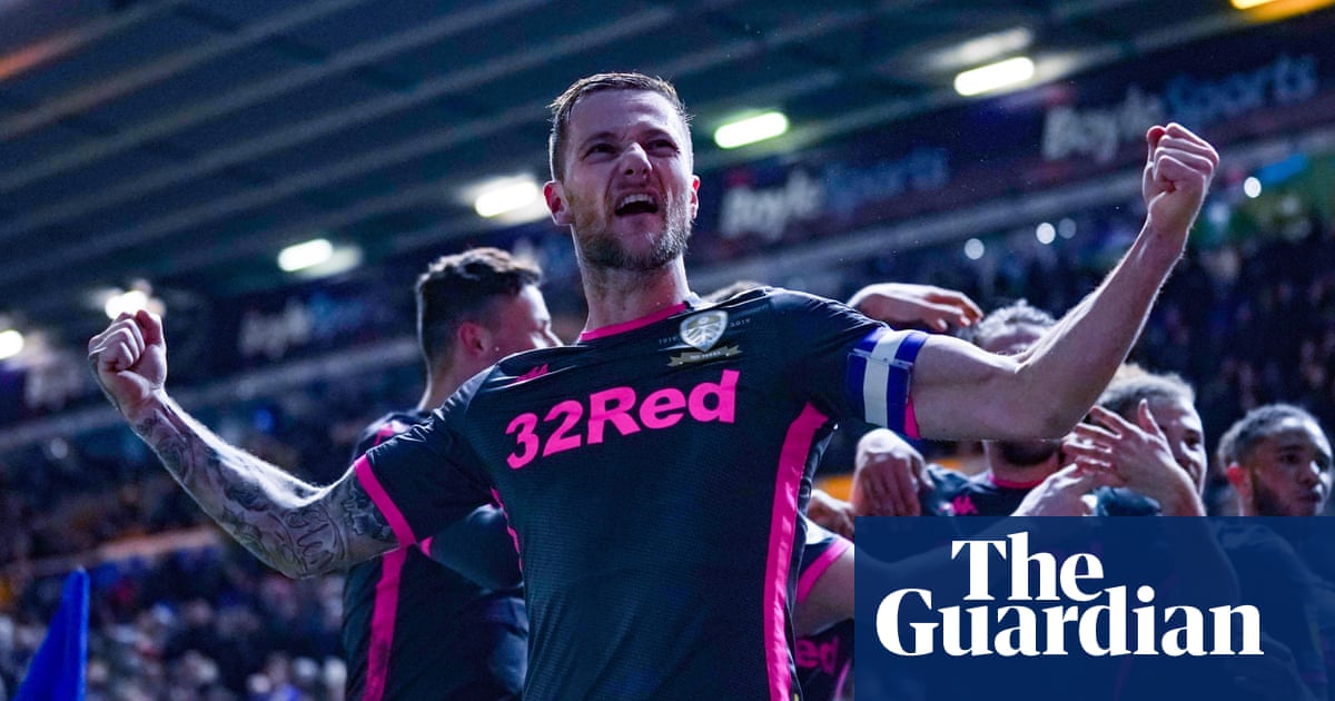 Football League: Leeds reach summit after nine-goal thriller at Birmingham