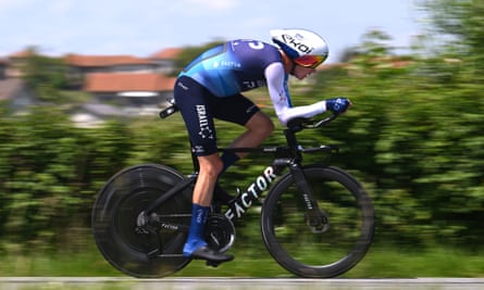 Chris Froome racing on a time trial bike