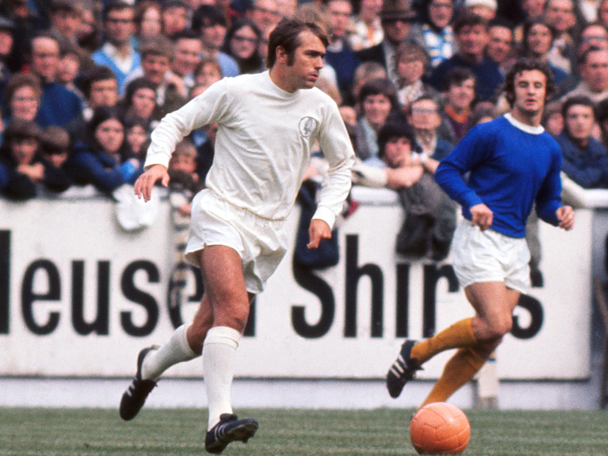 Leeds tưởng nhớ Terry Cooper sau khi cựu hậu vệ đội tuyển Anh qua đời ở tuổi 77 | Leeds United | Người bảo vệ