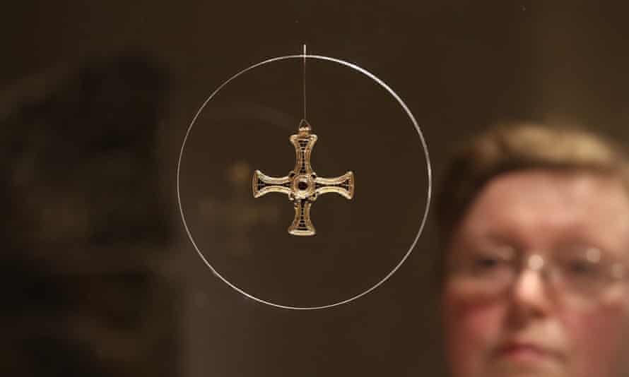 Marie-Therese Mayne looks at St Cuthbert’s gold and garnet pectoral cross at Durham Cathedral