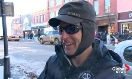 Bob Odenkirk goes unrecognised by a reporter.