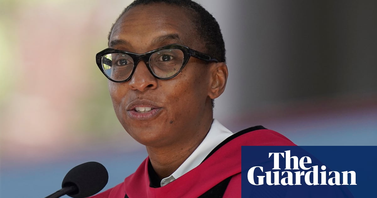 Докато десните празнуват оставката на президента на Харвард като победа