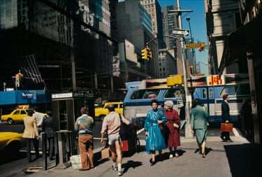 Maddison Avenue, 1985 busy street scene on what looks to be a hot day in Manhattan