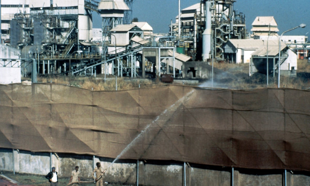 Removal of waste from site of 1984 Bhopal disaster dismissed as 'farce' | India | The Guardian