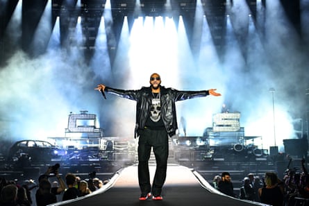 General Levy performing with Chase and Status.