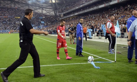 Marseille draw with Lyon held up by crowd trouble aimed at Valbuena, Ligue  1