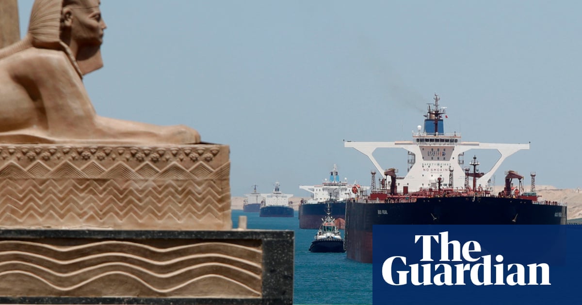 Trump says US ships should have free use of Panama and Suez canals