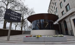 Palace of Westminster incident<br>Flowers outside New Scotland Yard in central London following the terrorist attack on Wednesday which claimed the lives of four innocent victims. PRESS ASSOCIATION Photo. Picture date: Friday March 24, 2017. See PA story POLICE Westminster. Photo credit should read: Lauren Hurley/PA Wire