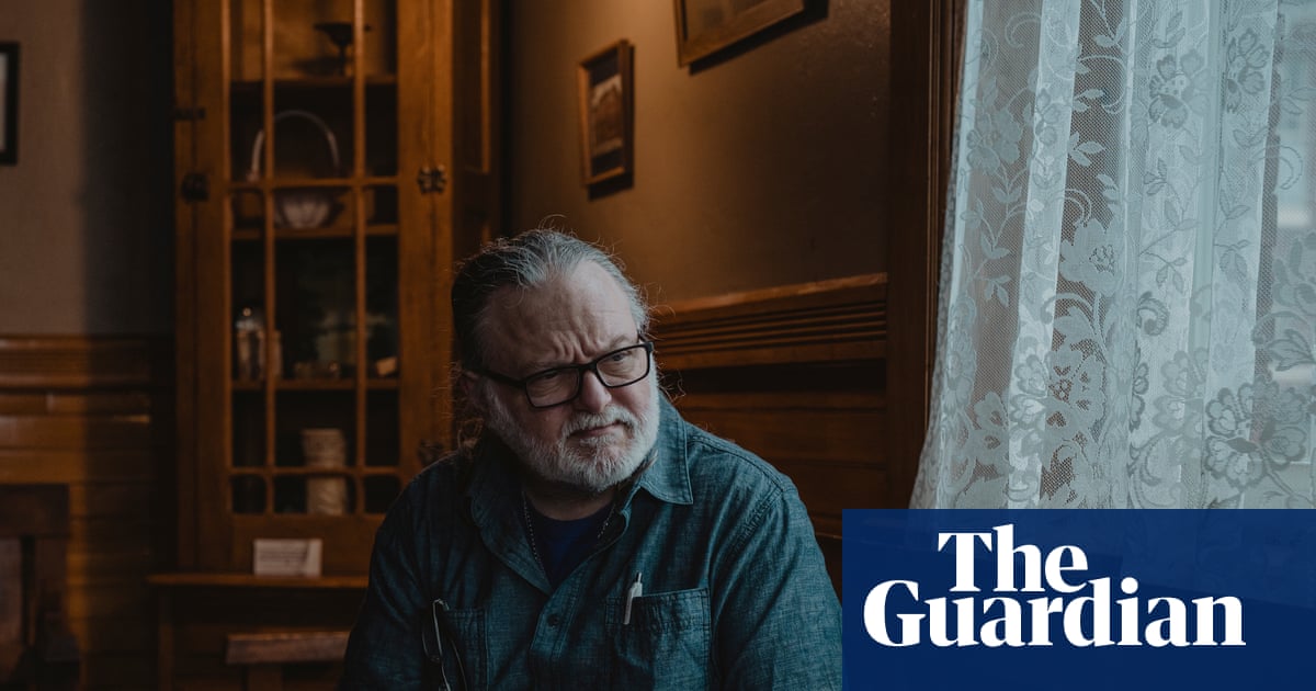 ‘There’s a lot of desperation’: skilled older workers turn to AI training to stay afloat