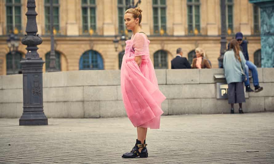 Jodie Comer wearing a pink Molly Goddard dress in Killing Eve