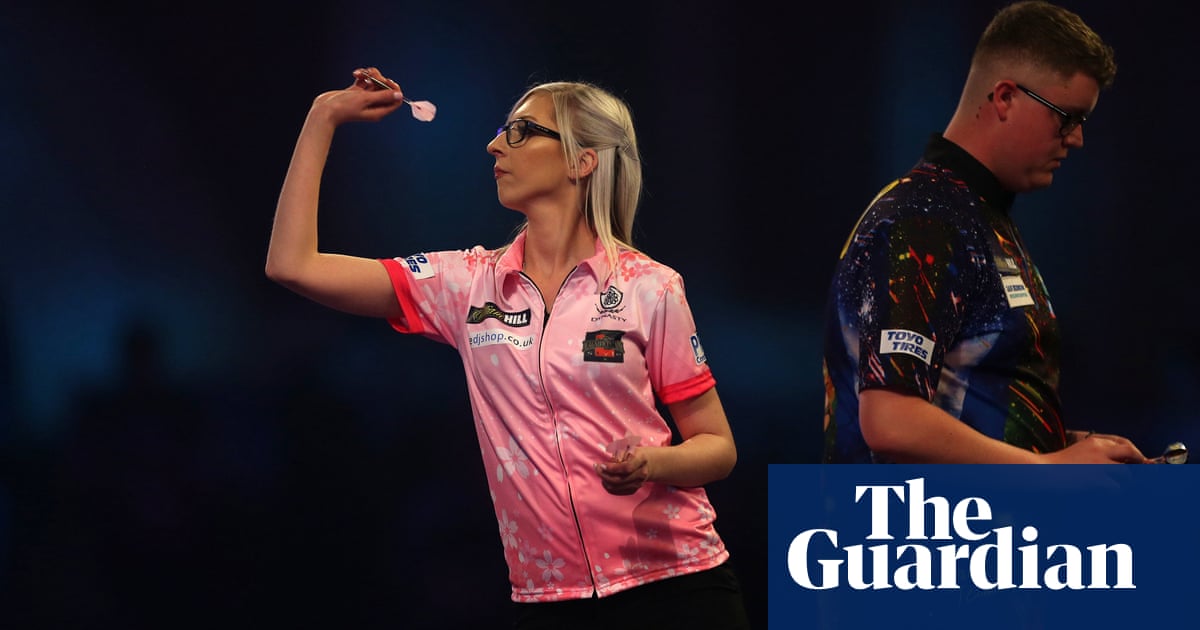 ‘Us women, we can play darts’: Fallon Sherrock on historic PDC win over Evetts – video