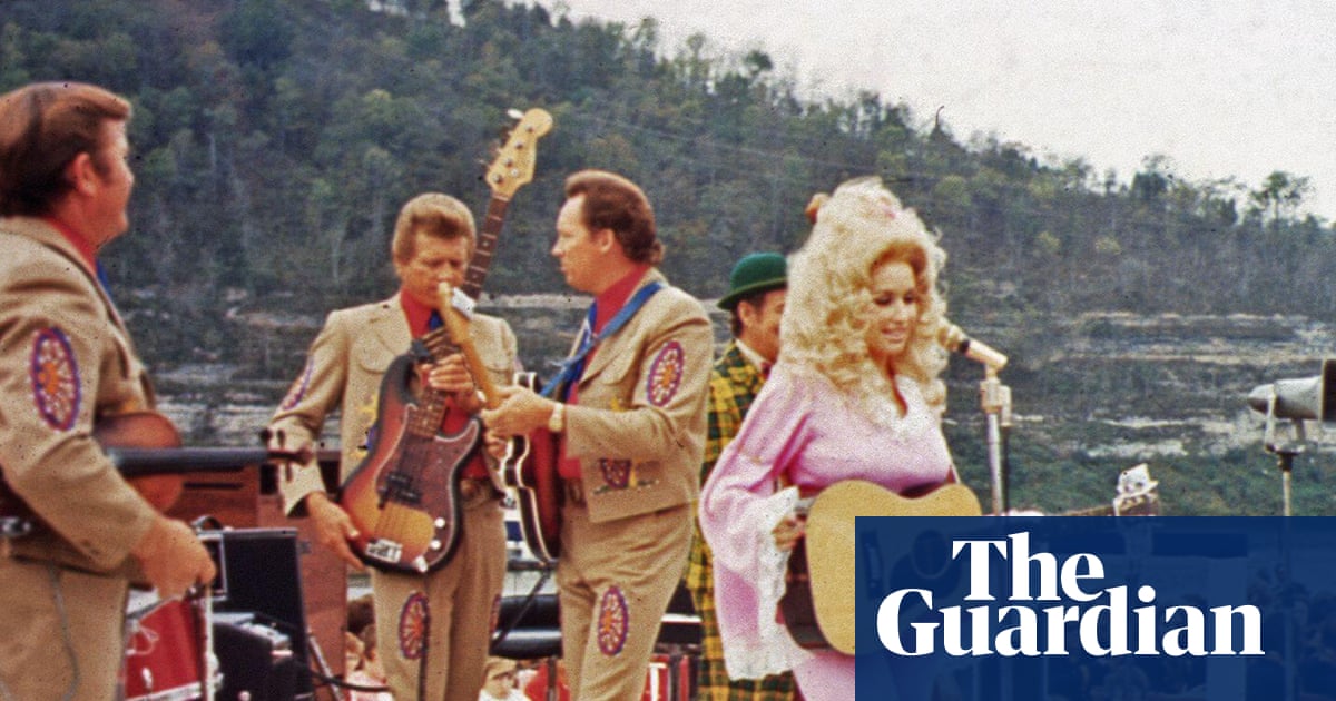 ‘She should have been queen of the world!’ Readers remember Dolly Parton
