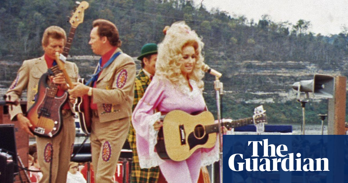 She should have been queen of the world! Readers remember Dolly Parton