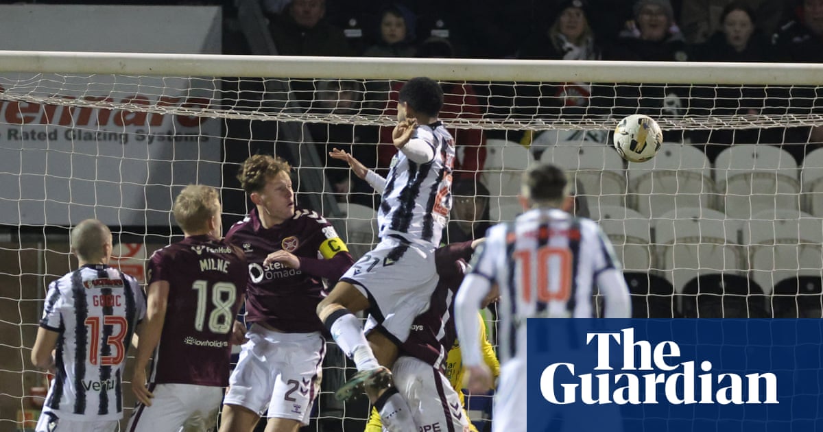 Hearts’ title hopes hit by late St Mirren winner after Halkett’s costly red card