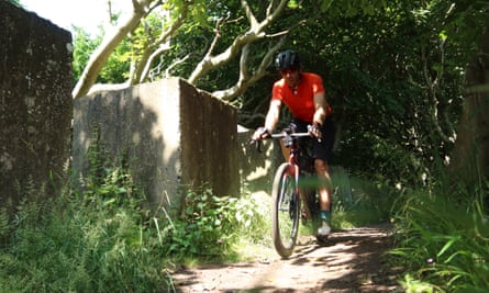 Round the world cycling world record holder Mark Beaumont on the John Muir Way