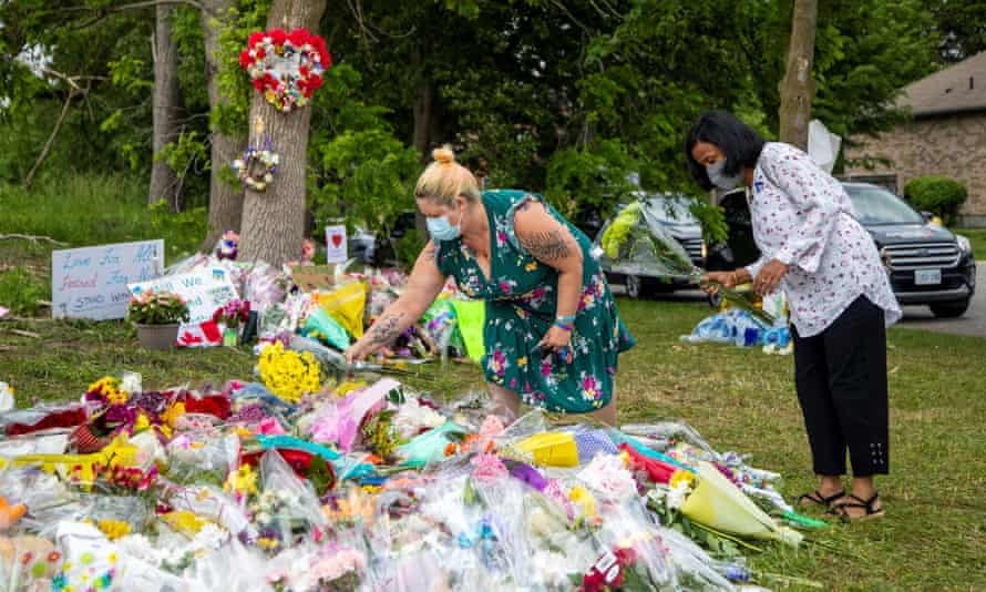 A makeshift memorial of hate-motivated attack that killed four members of a Muslim family in London, Ontario, Sunday night.