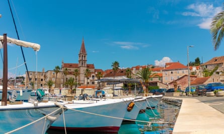Boats, harbour and buildings, Brač