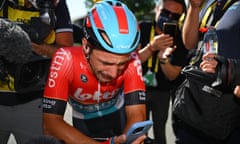 An emotional stage winner Victor Campenaerts shares a video call with his partner and young child.