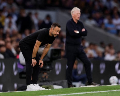 Roberto De Zerbi shows his frustration during TottenhamâÂÂs goalless draw against Everton.