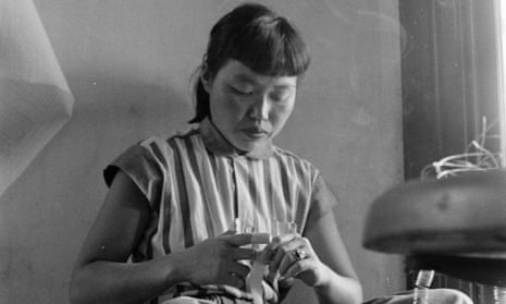 Ruth Asawa in California, 1954.