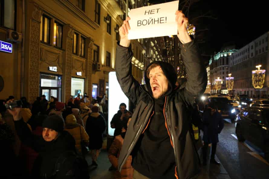 Thousands join anti-war protests in Russia after Ukraine invasion