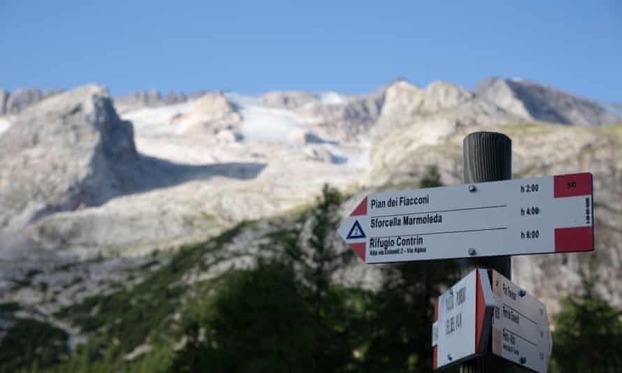 Monitoring of access to the Marmolada.