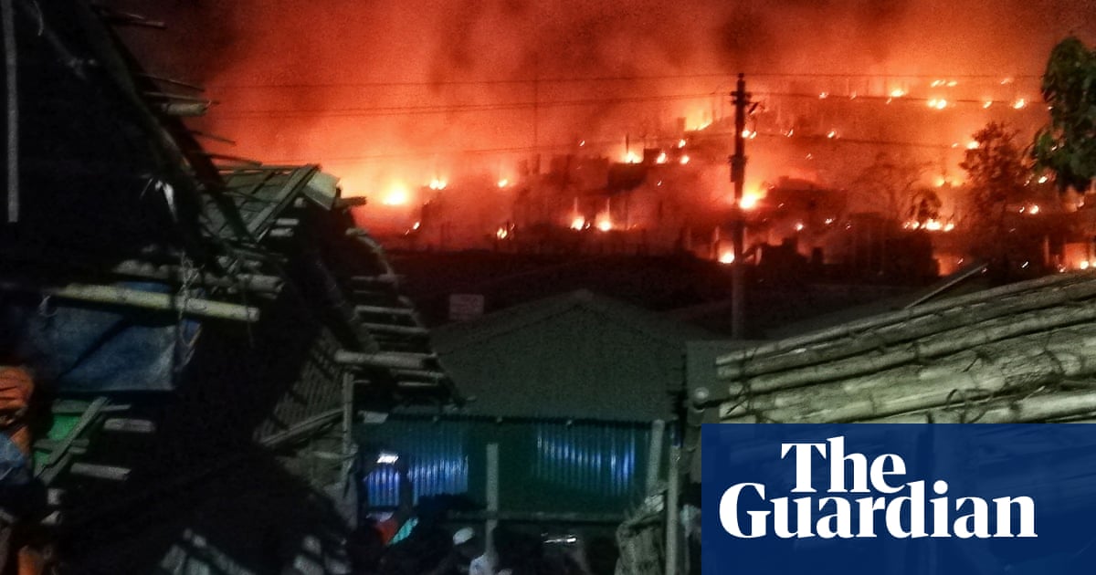 Fire sweeps through Rohingya refugee camp in Bangladesh – video