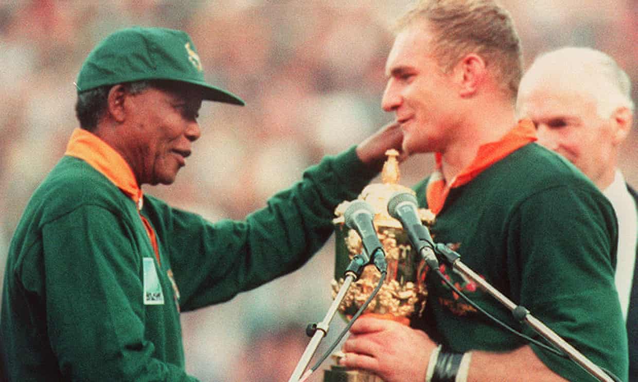 Nelson Mandela with Springbok captain Francois Pienaar at the 1995 rugby world cup final.