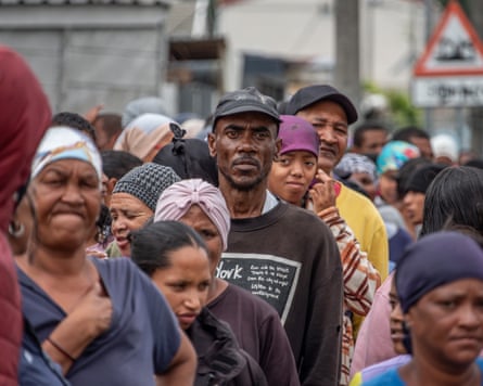 'Luz nesta escuridão': comunidades resistem à cultura de gangues da Cidade do Cabo