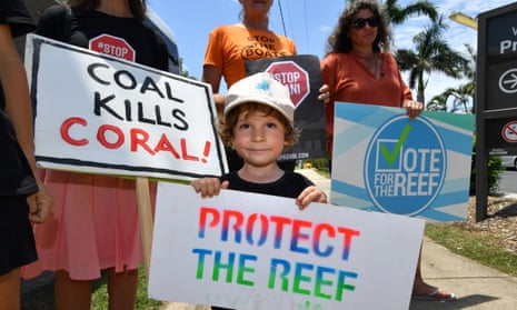 Anti-Adani coalmine protest at Airlie Beach