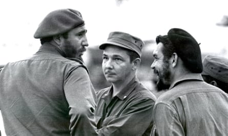Fidel and Raúl Castro (left and centre) with Che Guevara in 1961