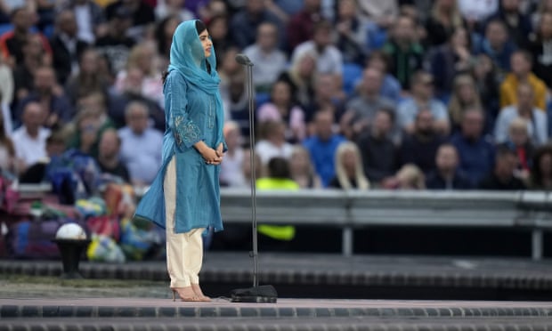 Malala Yousafzai addresses the crowd.