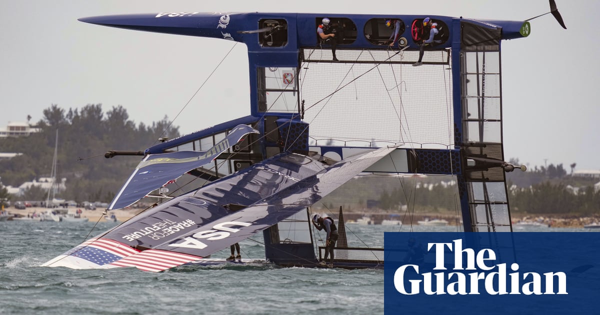US and Japanese sailing boats collide during Bermuda Grand Prix – video