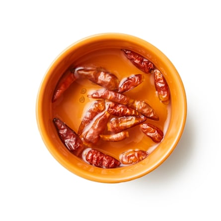 01b Felicity Cloake’s perfect chicken rendang 068 soaky chilli