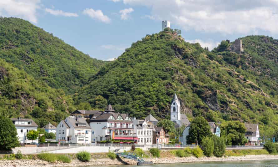 Village de Kamp-Bornhofen sur le Rhin au sud de Coblence.