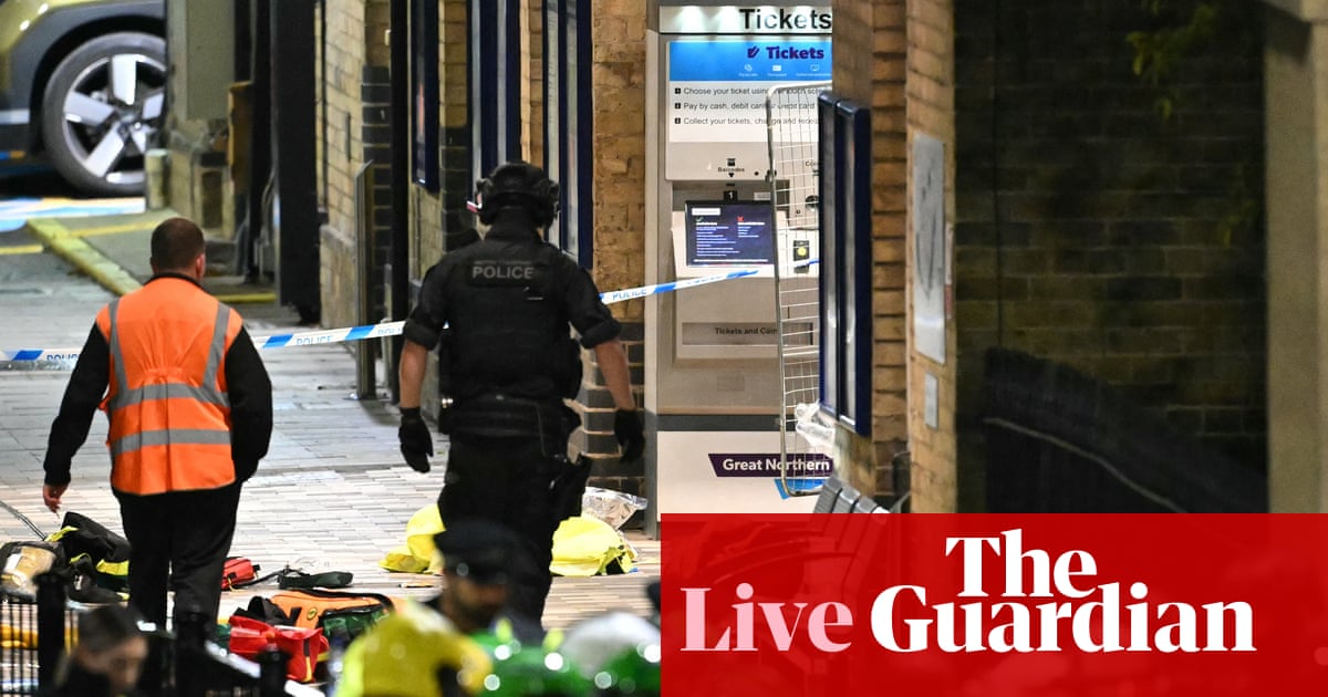 UK Counterterrorism Police Investigate Eastern England Train Stabbing Injuring 10