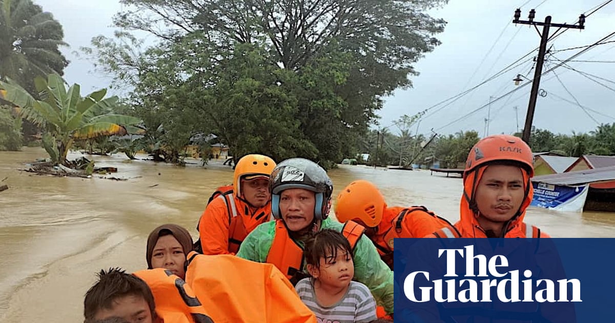 Indonesia and Thailand flooding death toll tops 350 as rescuers struggle to reach worst-hit areas