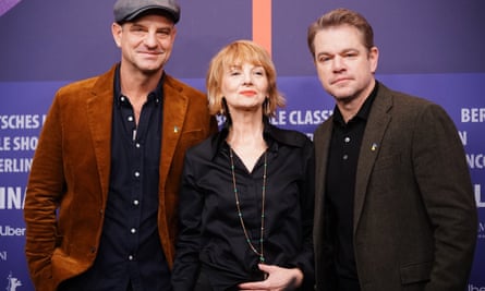 Nenad Cicin-Sain (left), Vesna Andree Zaimović, and producer Matt Damon at the Berlin film festival