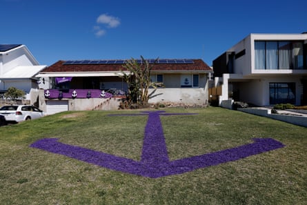 A house in East Fremantle with an anchor painted on the front lawn.